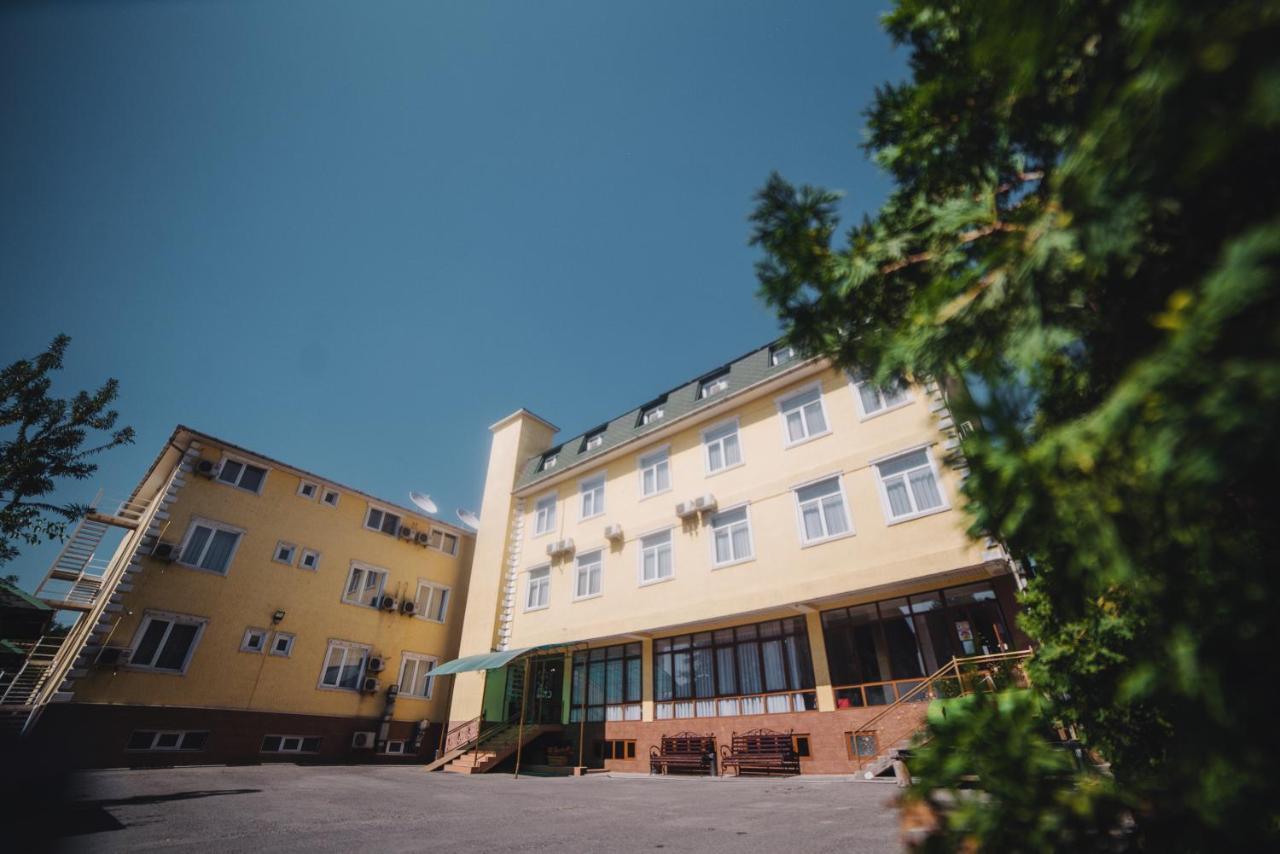 Sunrise Osh Hotel Buitenkant foto