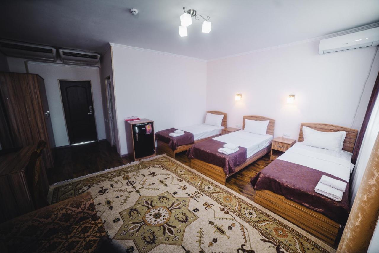 Sunrise Osh Hotel Buitenkant foto