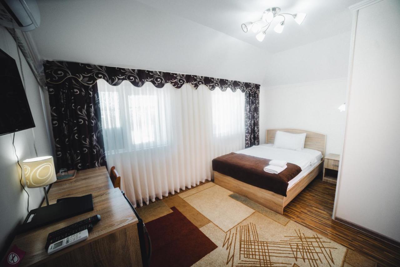 Sunrise Osh Hotel Buitenkant foto